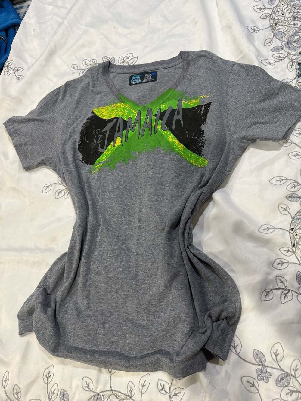 Hammer Head Jamaica Est 62 Graphic V-Neck T-Shirt Gray Size L